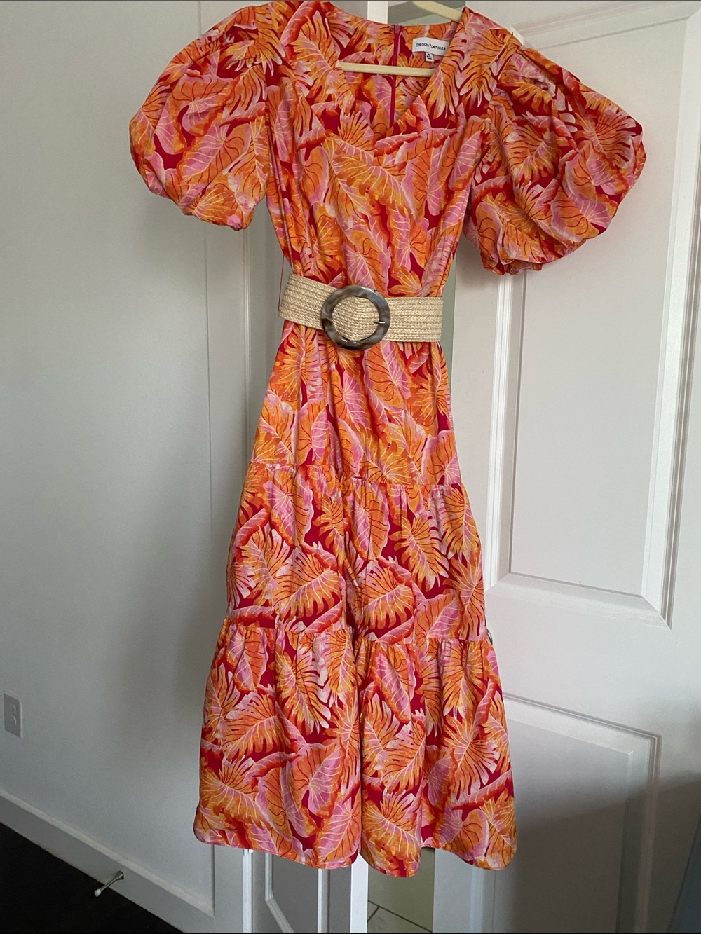 Gibson Latimer Pink and Orange Tropical Puff-Sleeve Midi Dress